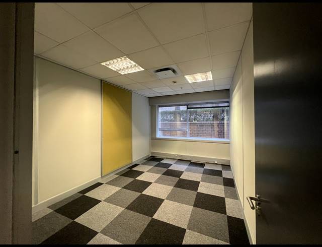 1,184M² OFFICE TO LET IN ROSEBANK